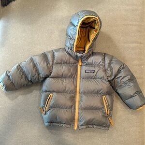 Patagonia 2T Hi-Loft Jacket with Hood in Grey w Gold Trim